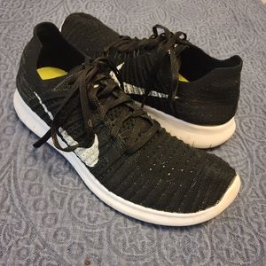 Nike Free flyknit black & white